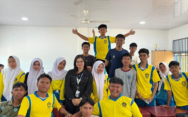 Generasi Digital Cerdas: Literasi TI untuk Siswa SMAN 10 Batam